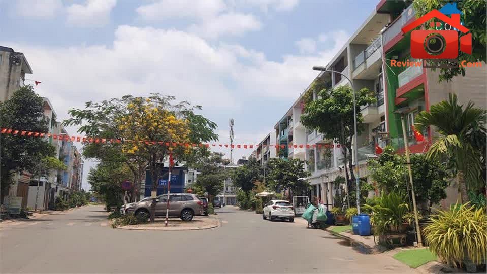 Review nhà phố Bình Tân: Bán đất lớn 1200m² mặt tiền Lê Ngung