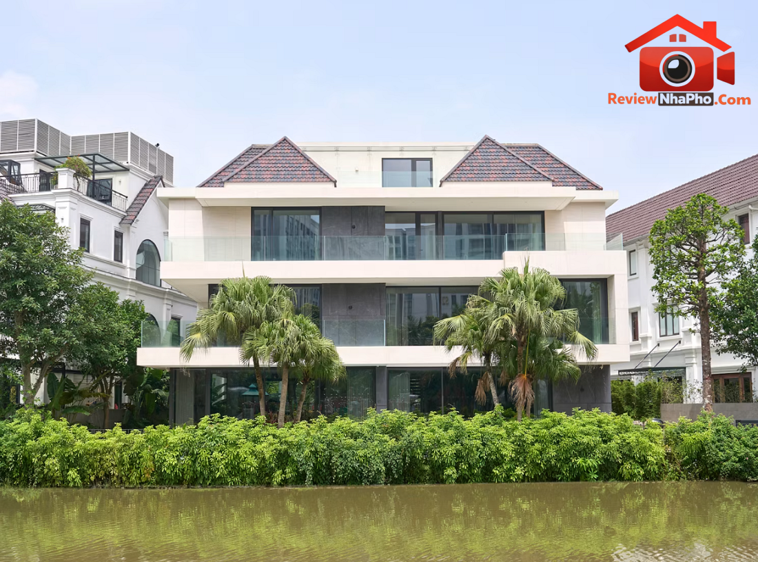 Biệt thự ven sông tại Hà Nội: Không gian sống nghỉ dưỡng cạnh hồ bơi vô cực- Ảnh 1. Biệt thự ven sông tại Hà Nội: Không gian sống nghỉ dưỡng cạnh hồ bơi vô cực- Ảnh 1.