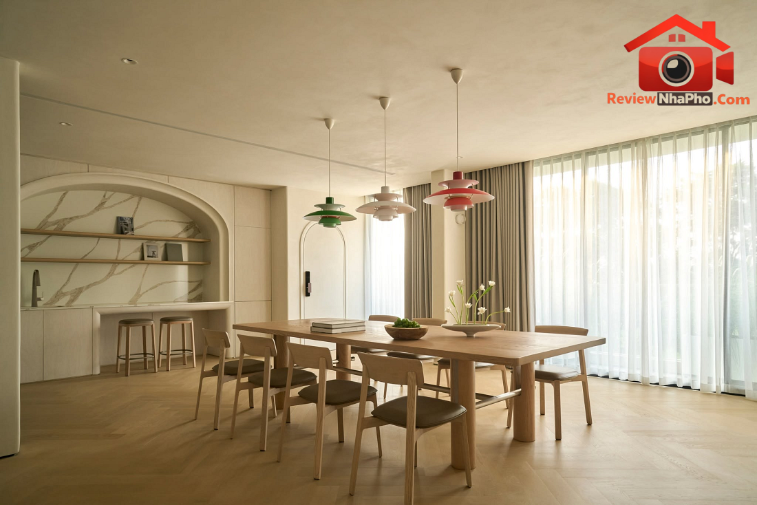 Cải tạo gộp 2 nhà phố liền kề TP.HCM: Cấu trúc thông tầng đôi và ngôn ngữ đường cong- Ảnh 7. Cải tạo gộp 2 nhà phố liền kề TP.HCM: Cấu trúc thông tầng đôi và ngôn ngữ đường cong- Ảnh 7.