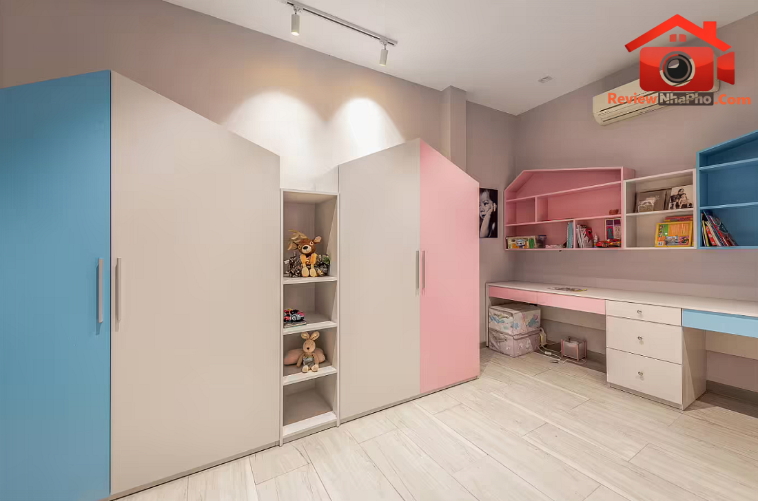 Cải tạo nhà 3 tầng TP.HCM: Cấu trúc giếng trời và cầu thang thép thay thế lối đi cũ- Ảnh 13. Cải tạo nhà 3 tầng TP.HCM: Cấu trúc giếng trời và cầu thang thép thay thế lối đi cũ- Ảnh 13.