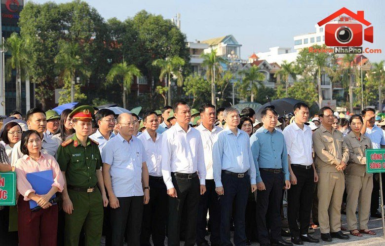 Chủ tịch tỉnh Thanh Hóa yêu cầu xử lý dứt điểm 24 điểm ngập thường xuyên trong đô thị trước 30/9 - Ảnh 1.
