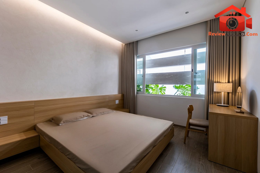 Nhà 4 tầng trong hẻm TPHCM: Lớp rèm bê tông xanh chắn ồn hiệu quả- Ảnh 11.