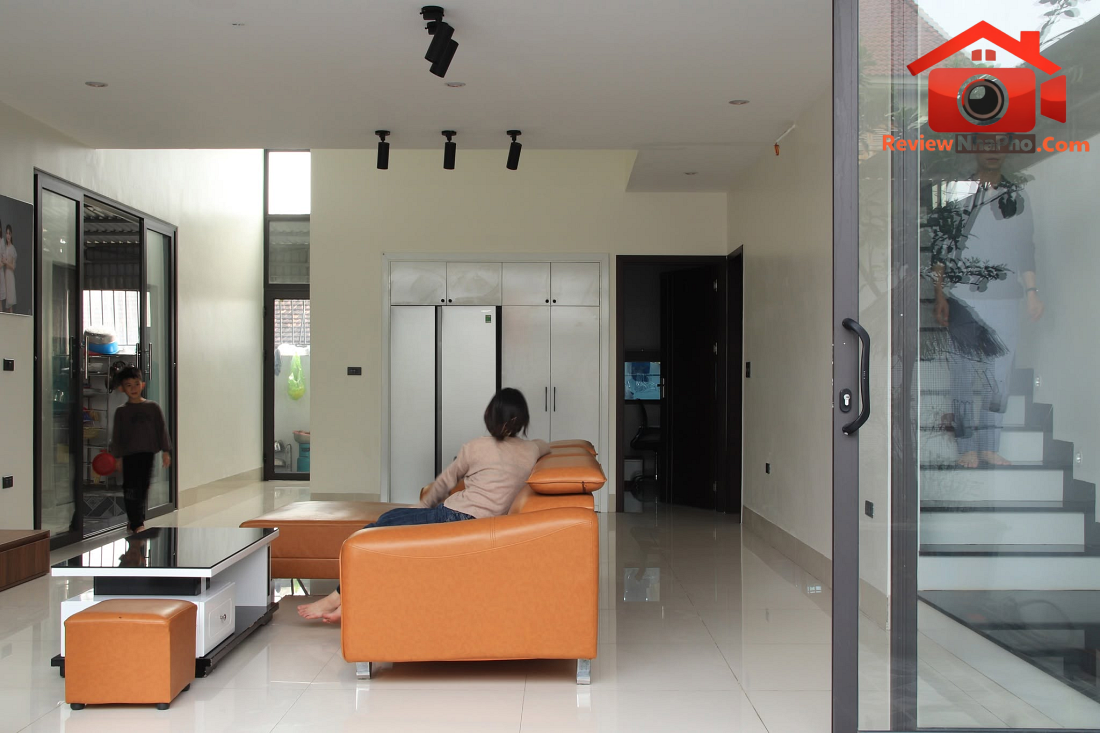 Nhà nông thôn Nghệ An: Dải hiên Đông Nam gắn kết ba thế hệ trên mảnh đất cũ- Ảnh 5. Nhà nông thôn Nghệ An: Dải hiên Đông Nam gắn kết ba thế hệ trên mảnh đất cũ- Ảnh 5.