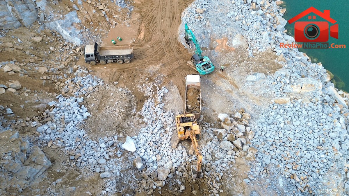 Quảng Ngãi: Quản lý thị trường kiểm tra nguồn gốc khoáng sản là vật liệu xây dựng- Ảnh 4.