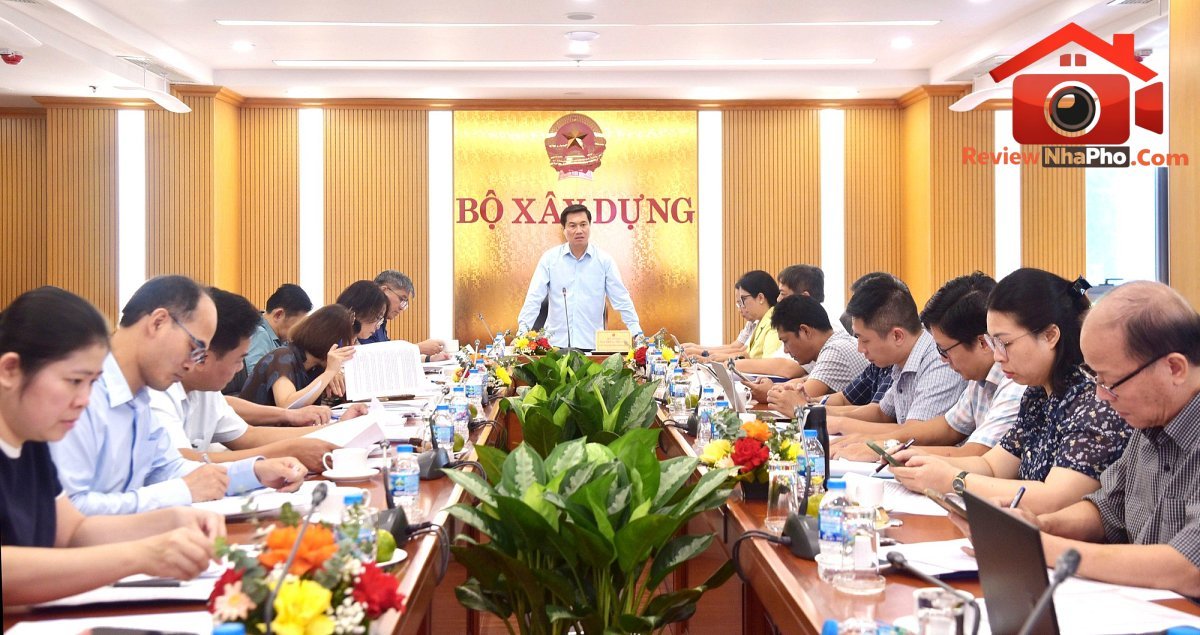 Thứ trưởng Nguyễn Tường Văn yêu cầu tháo điểm nghẽn giao thông cho khu kinh tế Long An- Ảnh 1.