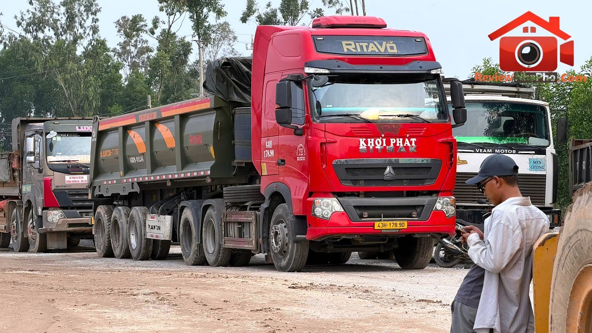 Xe tải xếp hàng chờ mua đá: Quảng Ngãi ưu tiên vật liệu cho công trình nội tỉnh- Ảnh 1.
