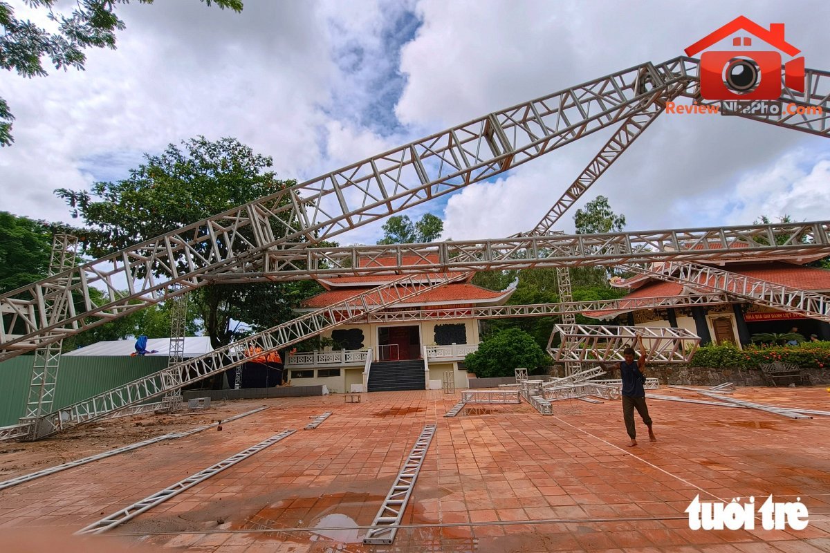 Khẩn trương chuẩn bị lễ truy điệu, an táng hài cốt liệt sĩ ở công viên Lê Thị Riêng - Ảnh 2.