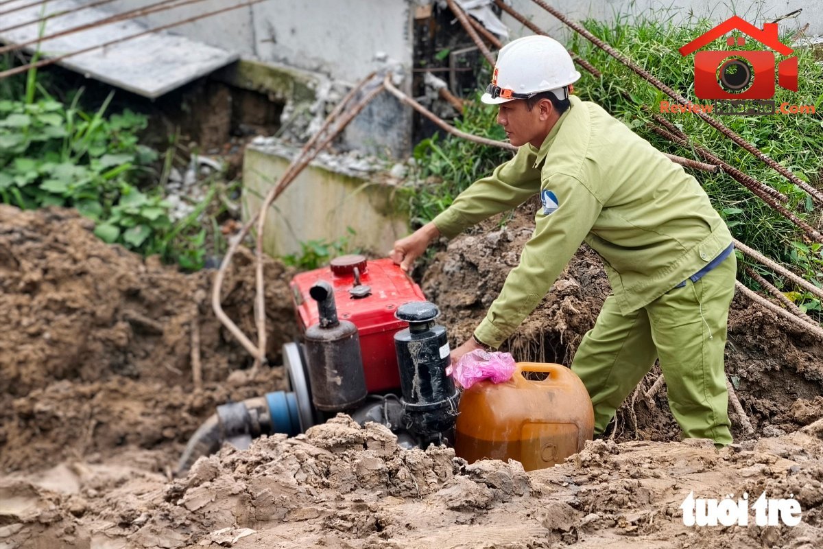 Huy động máy bơm nhiều giờ chống ngập khu dân cư ở xã Vĩnh Lộc, TP.HCM - Ảnh 5.