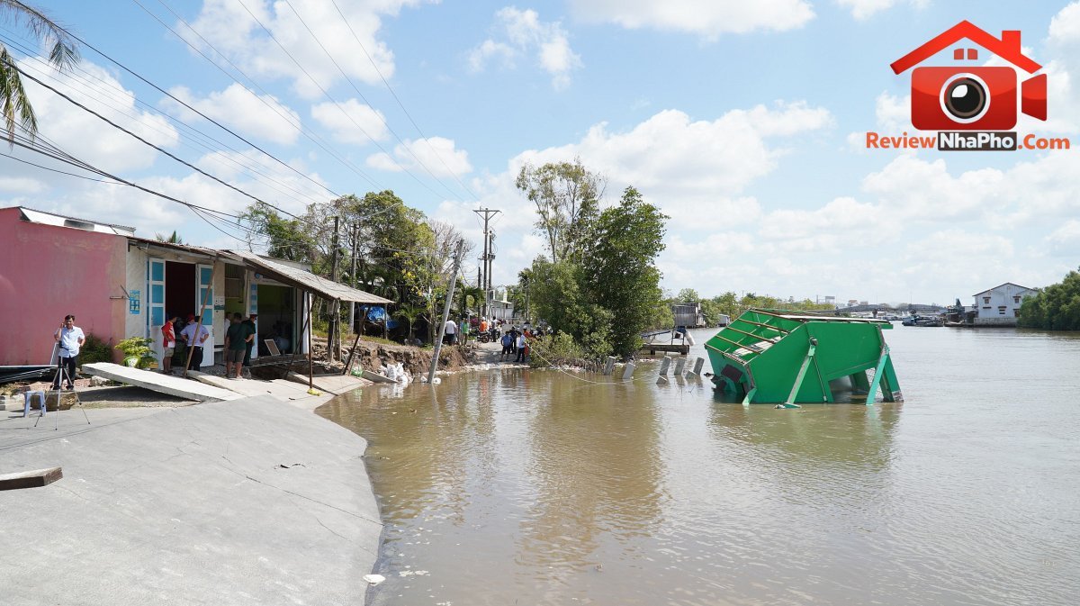 Giữa mùa nước nổi mà lo hạn mặn khốc liệt vì El Nino - Bài 2: Sạt lở đang 'bủa vây' miền Tây  - Ảnh 6.