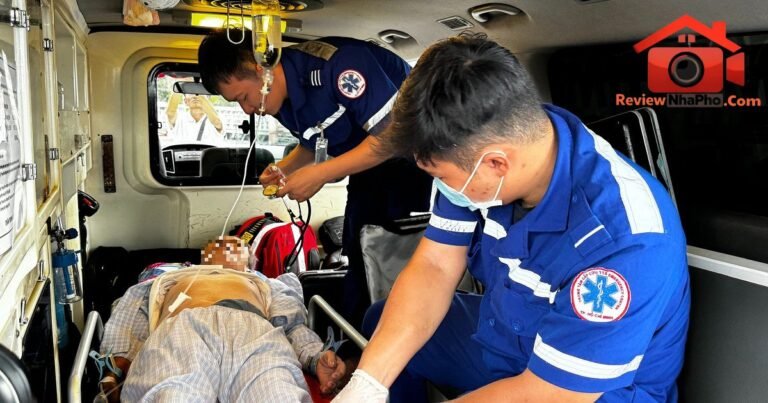 Tổng đài 115 TP.HCM ghi nhận hơn 2.000 cuộc gọi trong ngày mưa lớn
