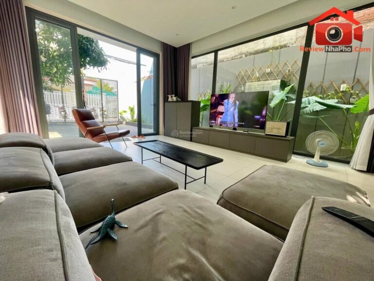 Bán nhà phố Phú Thuận 213m2, mặt tiền 8m, hẻm ô tô 7m, giá 21,4 tỷ
