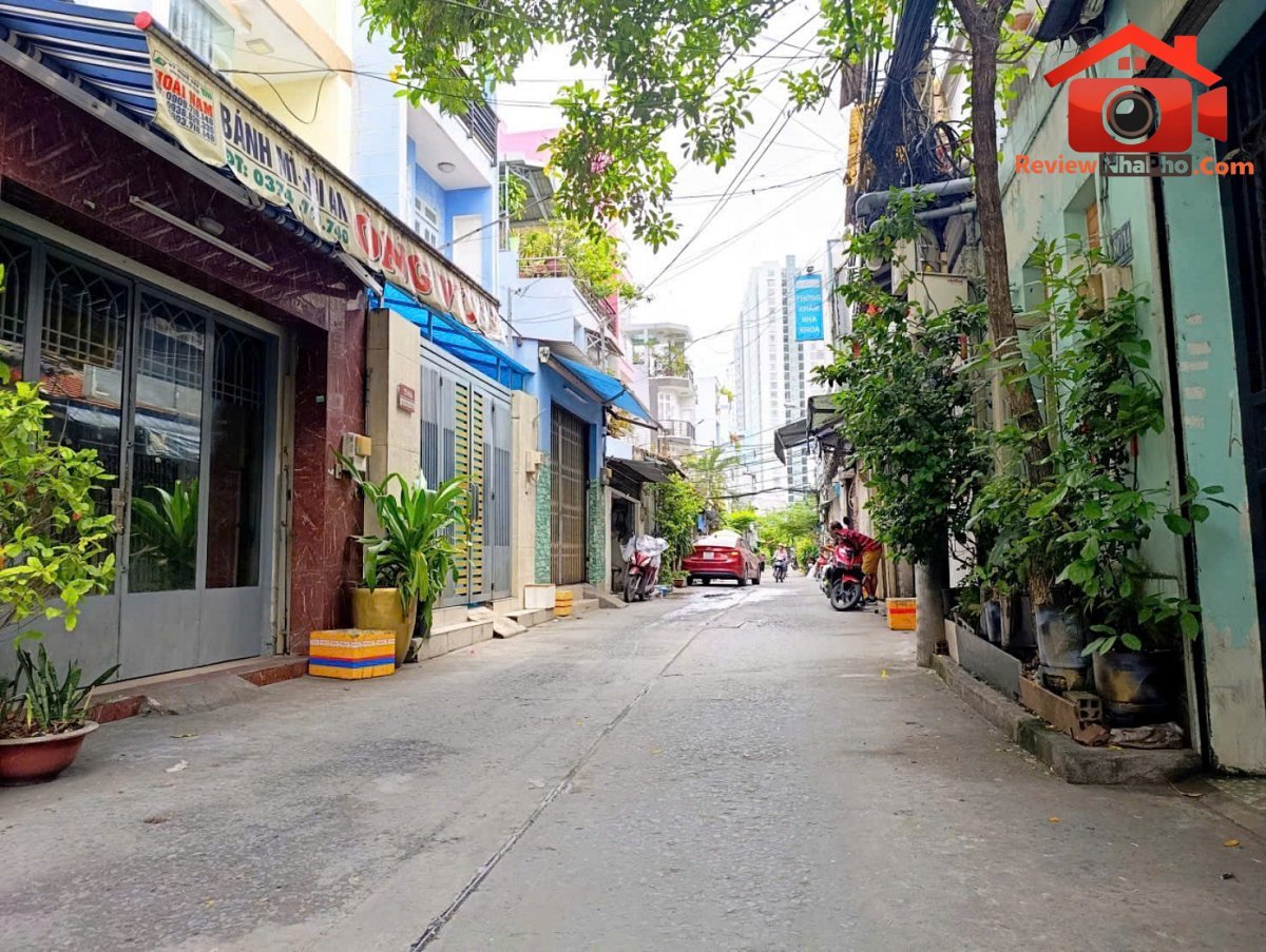 Nhà đẹp 3 tầng 4 phòng ngủ sát AeonMall Tạ Quang Bửu quận 8 hơn 6 tỷ TL