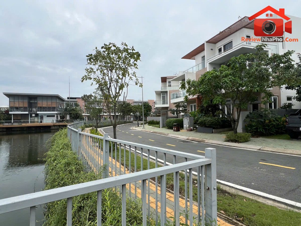 Biệt thự 3 mặt tiền view hồ 3 tầng – 120m2 – shr khu đô thị dragon village – 10 tỷ