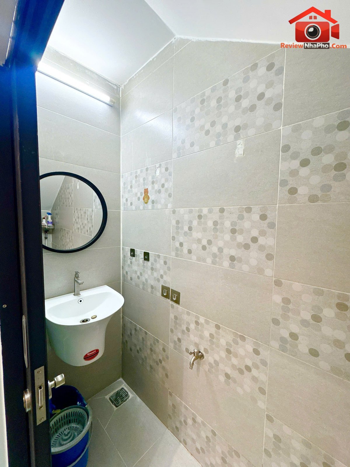 Bán nhà thiết kế hiện đại 5,38 tỷ 40m2 hẻm chợ Hương Lộ 2 phường Bình Trị Đông quận Bình Tân nhà đất bất động sản sổ đỏ
