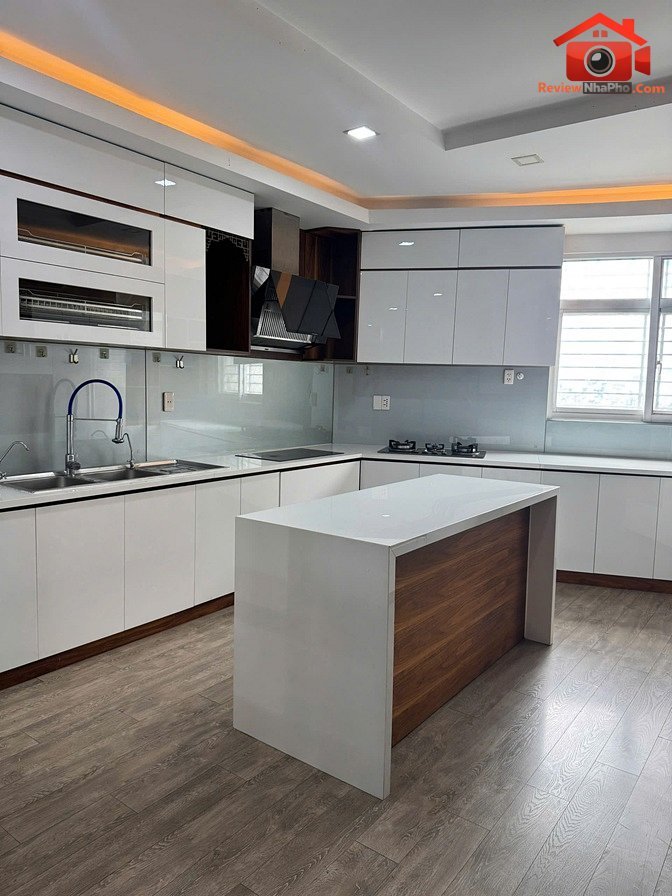 Chính chủ cần bán căn hộ đẹp – giá tốt tại đường Hoàng Diệu – Phường cũ 8 Quận 4 – Phường mới 8 – Thành phố Hồ Chí Minh diện tích 131m2 giá 8.2 tỷ