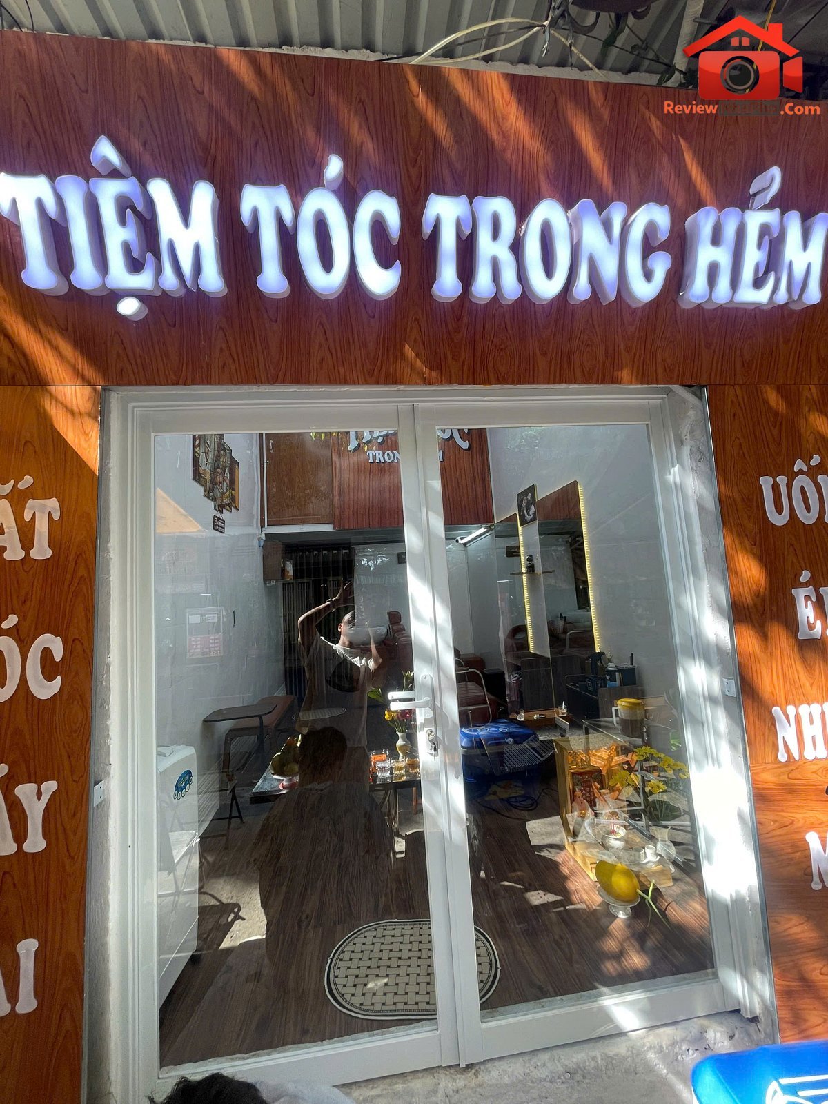 Sang nhượng tiệm tóc mặt tiền đường số 32 – Phường cũ Bình Phú Quận 6 – Phường mới Bình Phú – Thành phố Hồ Chí Minh diện tích 24m2 giá 40000000