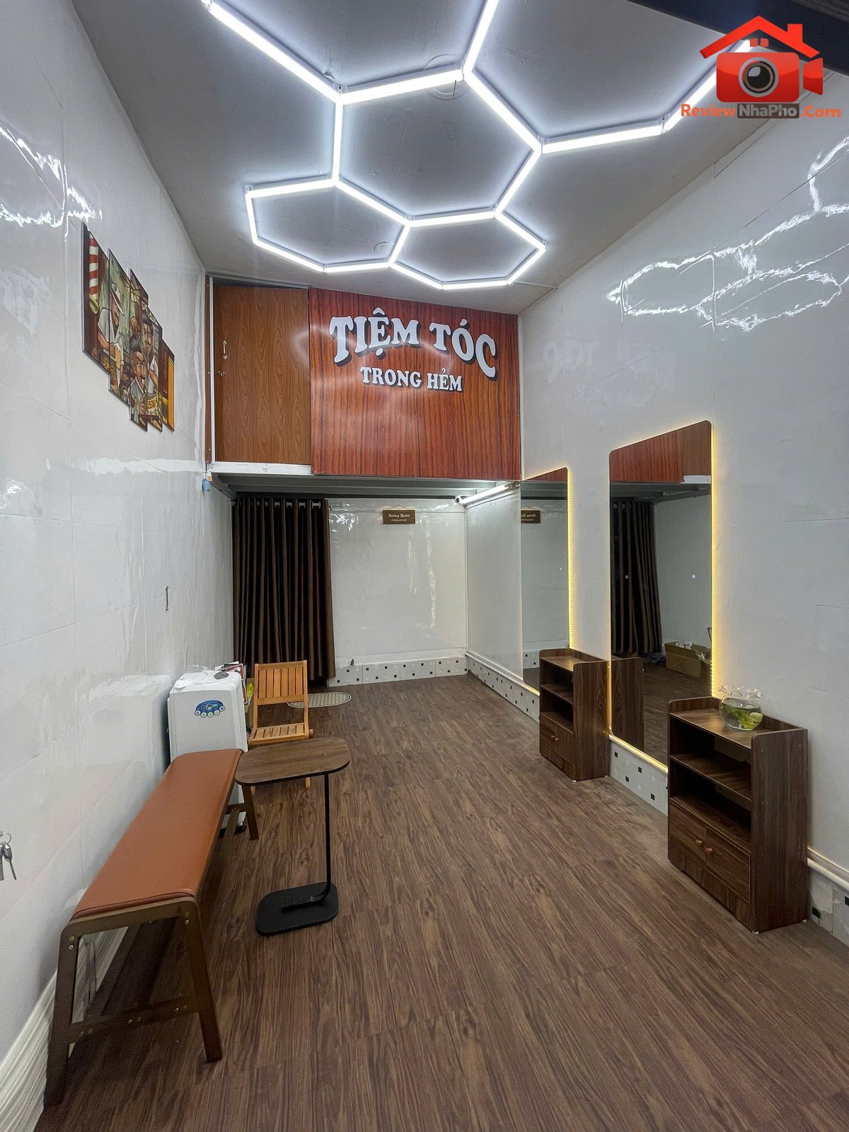 Sang nhượng tiệm tóc mặt tiền đường số 32 – Phường cũ Bình Phú Quận 6 – Phường mới Bình Phú – Thành phố Hồ Chí Minh diện tích 24m2 giá 40000000