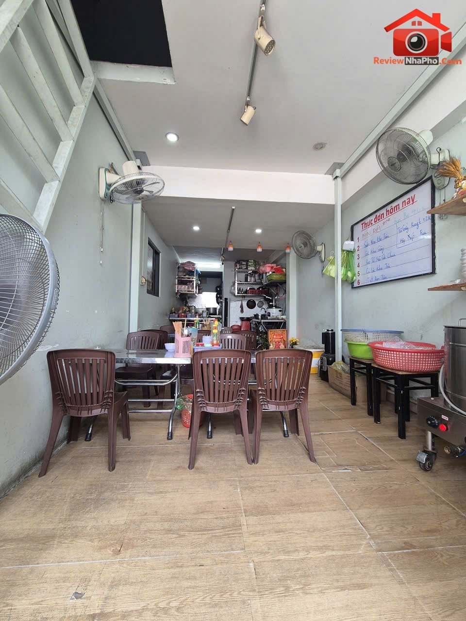 Sang nhượng quán ăn mặt tiền Cộng Hòa – Phường cũ 12 Quận Tân Bình – Phường mới 12 – Thành phố Hồ Chí Minh diện tích 50m2 giá 80000000