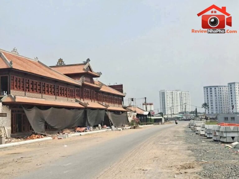 Nhà phố 135m2 ngang 9m đường 10m sát khu du lịch B… – Bán nhà mặt phố Huyện An Phú – An Giang giá 10 – 15 tỷ