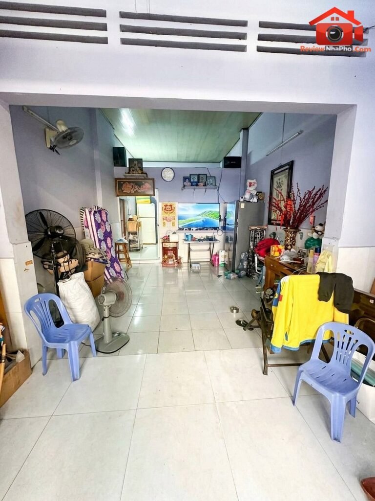 Nhà 90m2 nở hậu 8m sát chợ Xóm Mới giá 5,99 tỷ