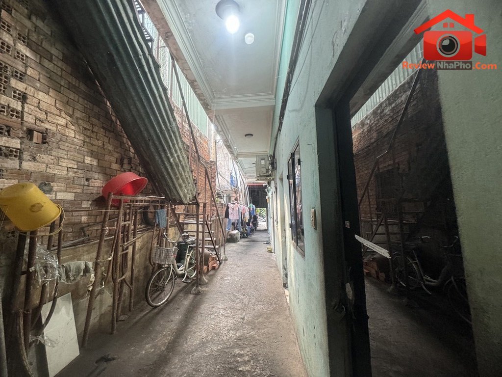 Nhà nở hậu hẻm xe hơi gần UBND P.Gò Vấp giá 30,5 tỷ