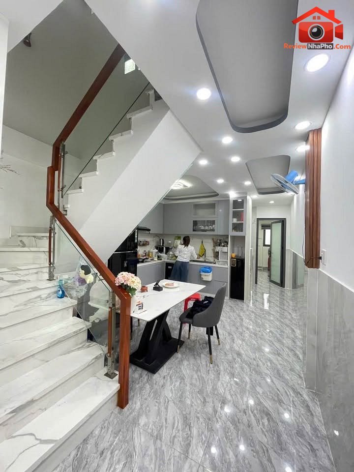 Mặt tiền khu phân lô vip q8 nhà 4 tầng btct- chủ bán định cư nước ngoài Bán nhà đất Đường Hồ Thành Biên – Phường cũ Chánh Hưng Quận 8 – Phường mới Chánh Hưng – Thành phố Hồ Chí Minh 82m2 9.8 tỷ