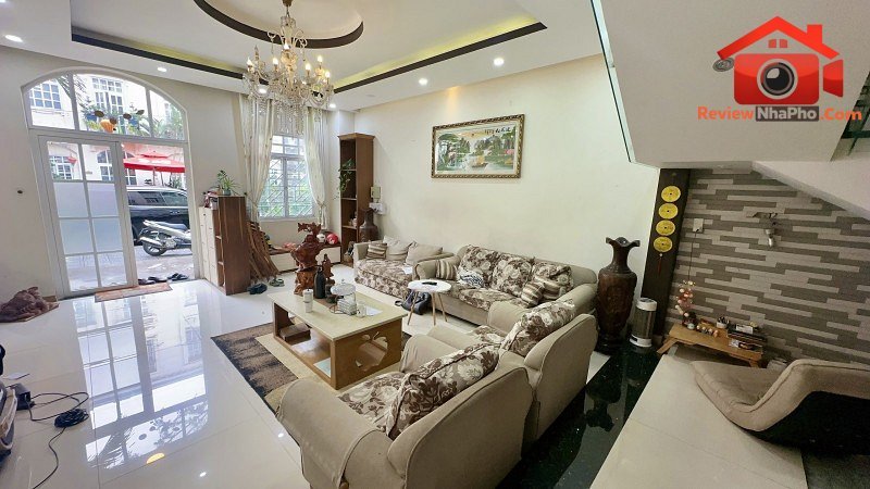 Bán nhà mặt tiền đường 357, Phước Long B, Quận 9, TP.HCM, giá 14,9 tỷ, diện tích 95m2
