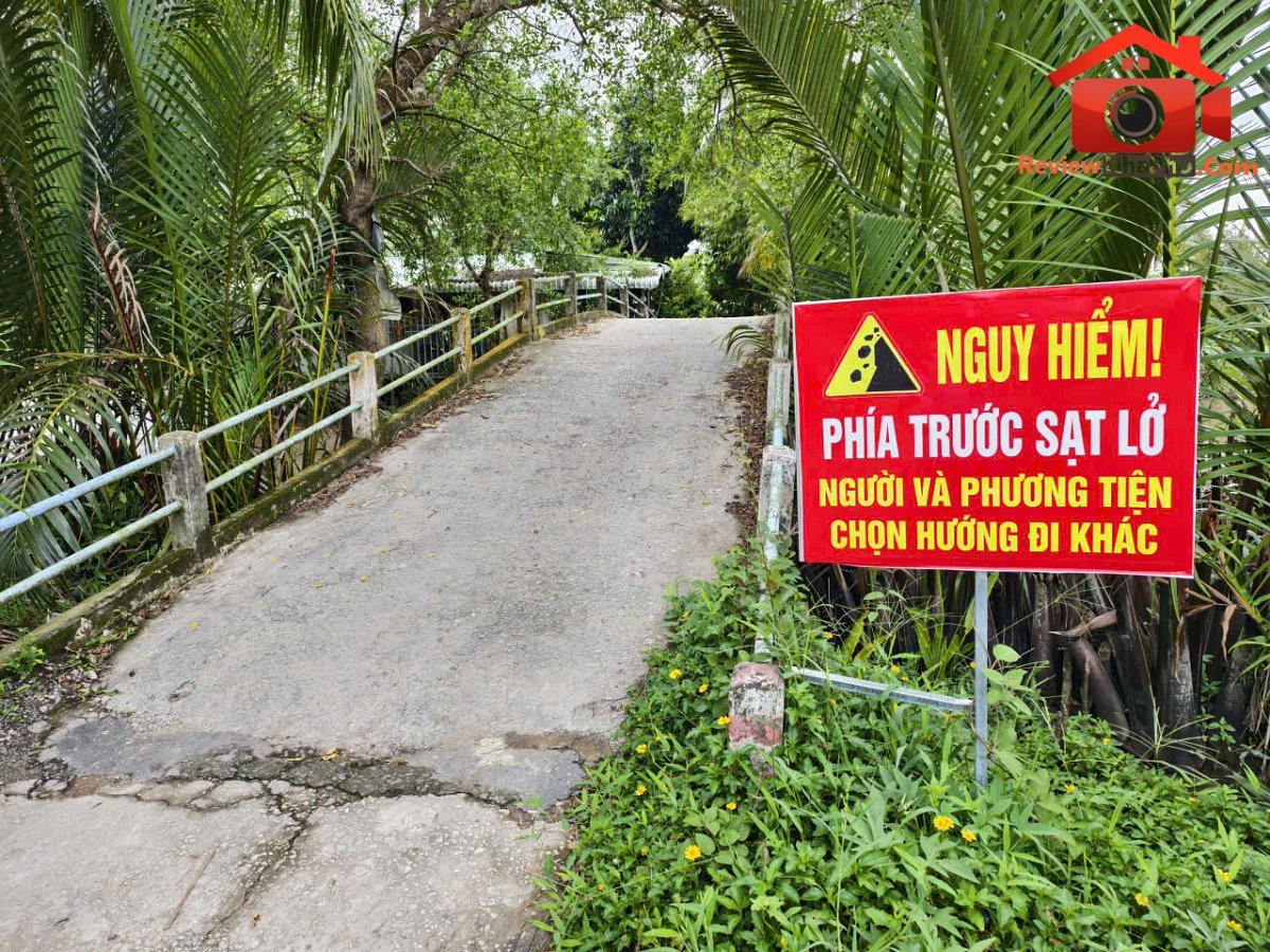 Giữa mùa nước nổi mà lo hạn mặn khốc liệt vì El Nino - Bài 2: Sạt lở đang 'bủa vây' miền Tây  - Ảnh 4.