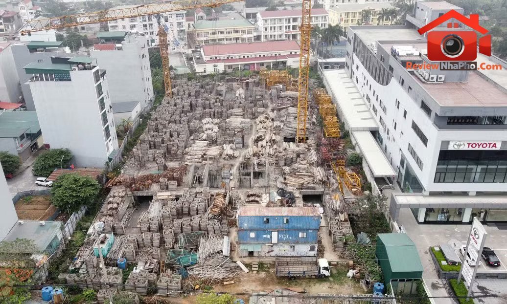 Dự án nhà ở hỗn hợp đa chức năng tại khu Đồng Gạc (xã Hoài Đức, Hà Nội) dính nhiều vi phạm về đất đai, xây dựng. Ảnh: Phong Lâm. Dự án khu nhà ở 'đắp chiếu' do dính nhiều sai phạm - Ảnh 1.