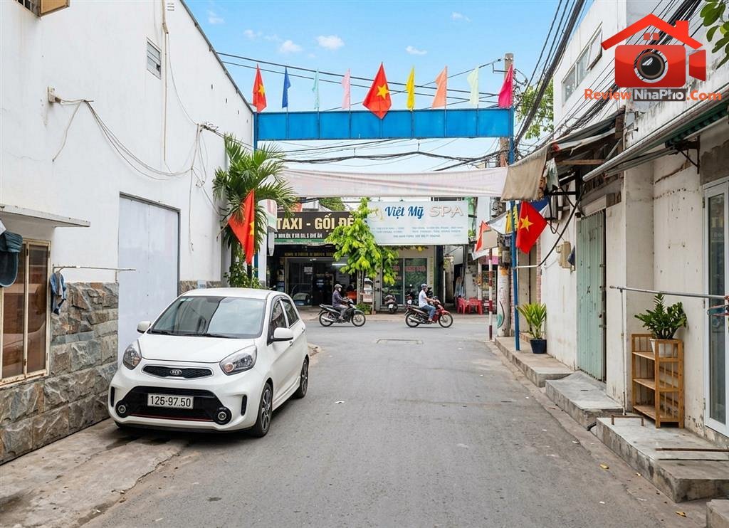 Review nhà phố Quận Bình Tân TP.HCM – Đất vuông vức gần chợ Lê Đình Cẩn