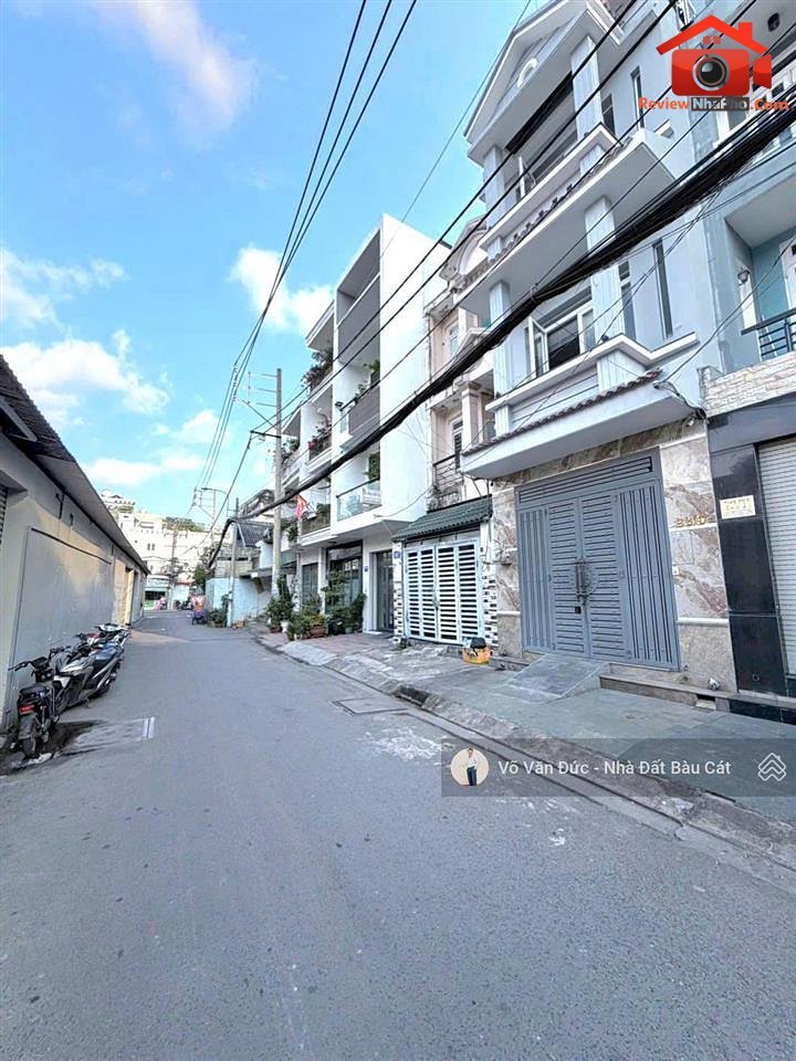 Review nhà phố 4 phòng ngủ hẻm xe hơi Quận Tân Phú TP.HCM