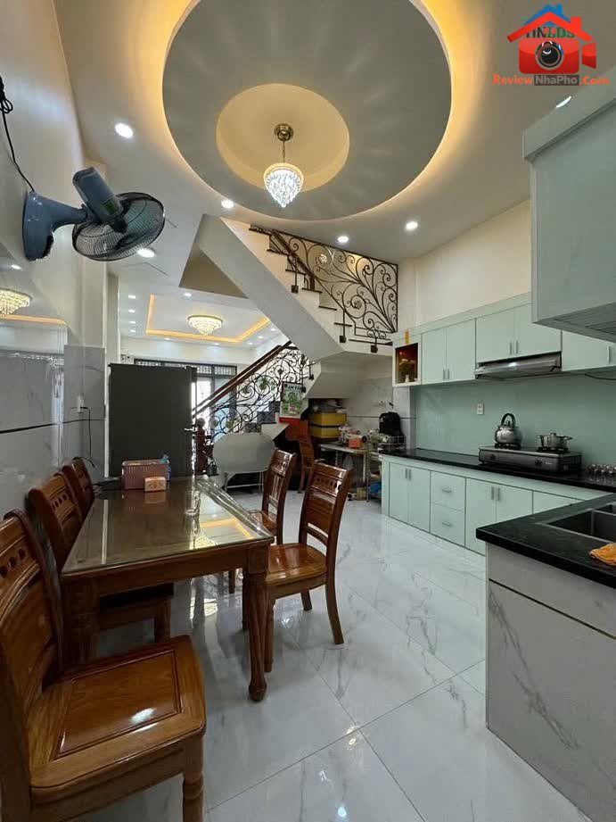Review nhà phố Quận Bình Tân 4 tầng sổ hồng giá 5.5 tỷ