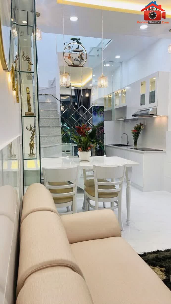 Review nhà phố Quận Tân Bình giá 3.4 tỷ với diện tích 24m²