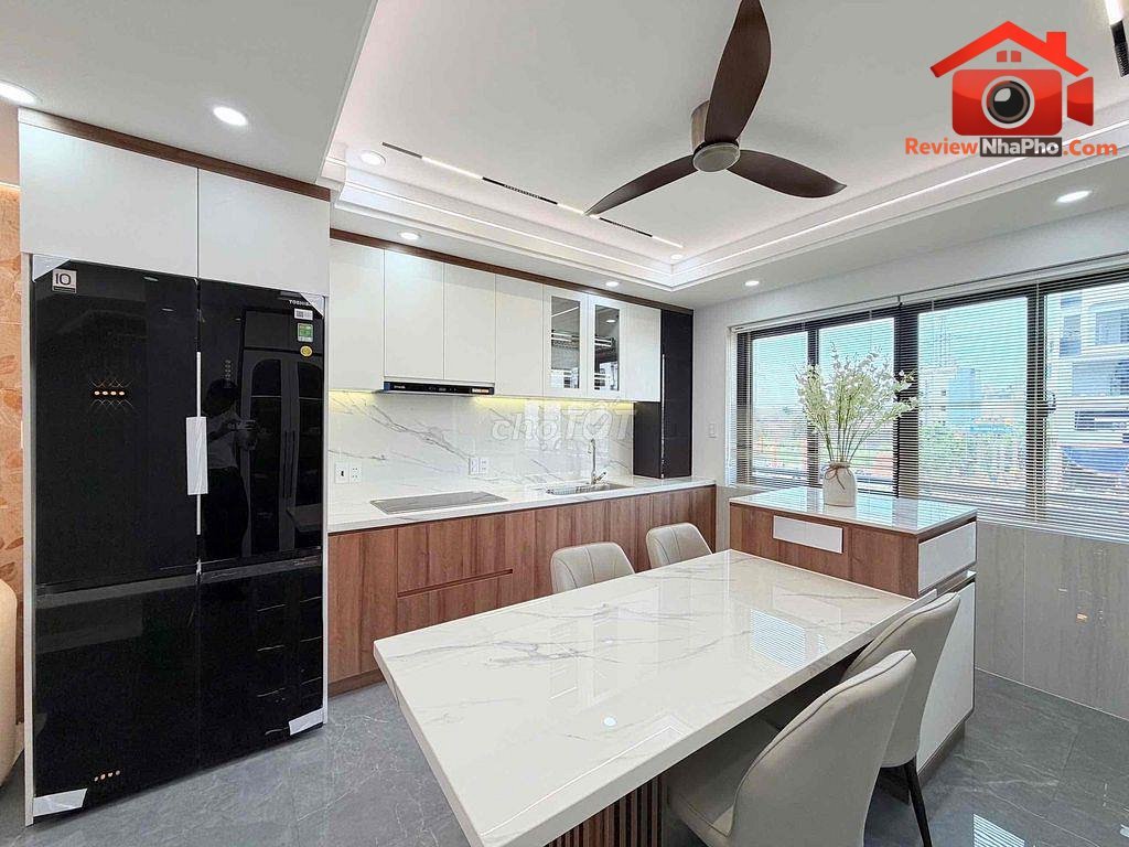 Review nhà phố Quận Bình Tân TP.HCM, 5 phòng ngủ, sổ hồng riêng