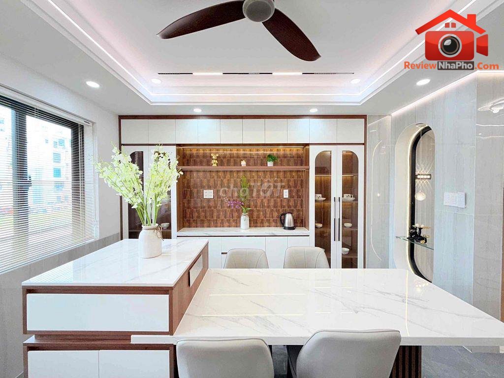 Review nhà phố Quận Bình Tân TP.HCM, 5 phòng ngủ, sổ hồng riêng