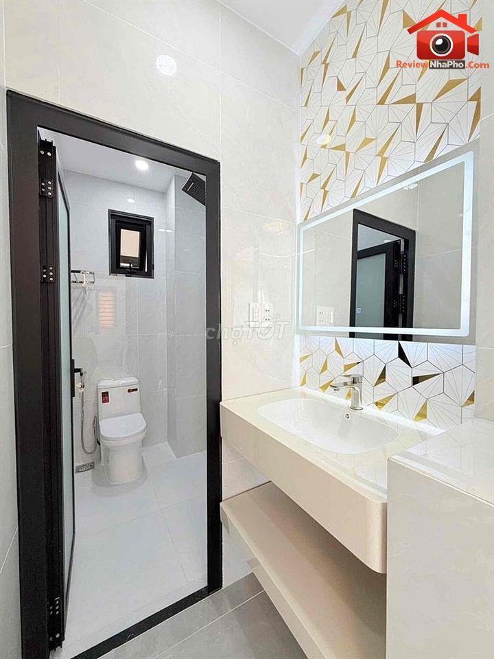 Review nhà phố Quận Bình Tân TP.HCM, 5 phòng ngủ, sổ hồng riêng