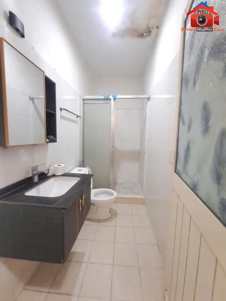 Bán nhà 2 tầng mặt tiền 76m2 đường Trần Văn Cẩn quận Tân Phú