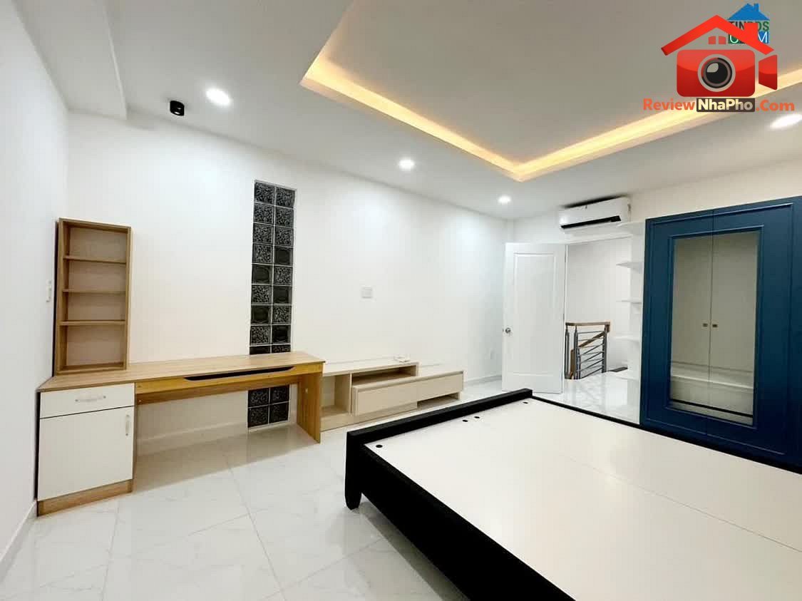 Review nhà phố Quận Tân Phú TP.HCM 2 tầng, 3PN, hẻm xe hơi