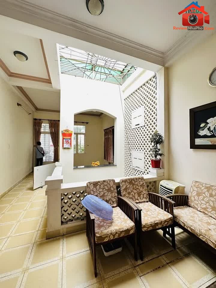 Review nhà phố Tân Bình 1 trệt 1 lầu chỉ 14.7 tỷ… – Bán nhà mặt phố Quận Tân Bình – TP Hồ Chí Minh giá 10 – 20 tỷ