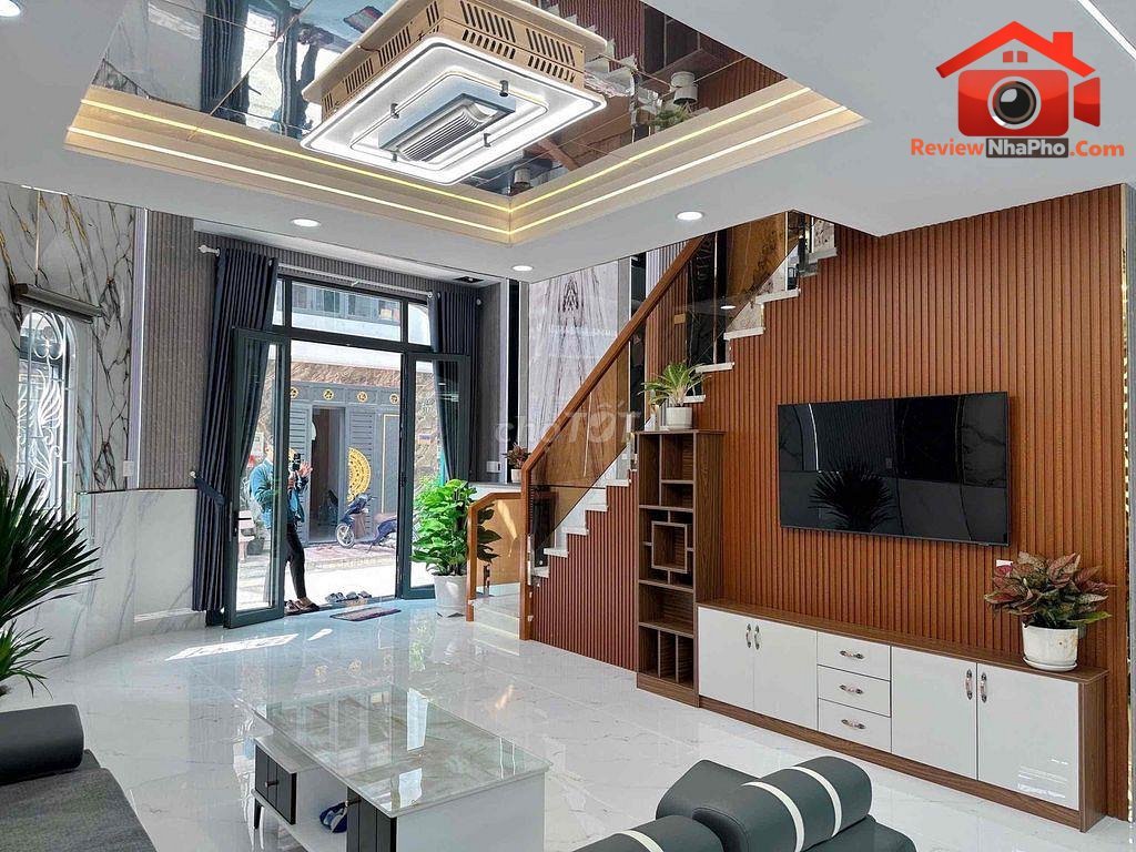 Review nhà phố Quận Bình Tân TP.HCM hướng Đông Nam, 5 phòng ngủ, giá 5.7 tỷ