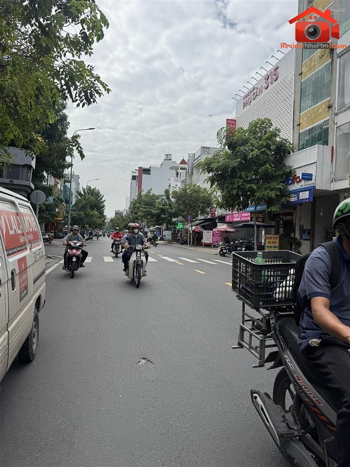 Review nhà phố Tân Sơn Nhì Quận Tân Phú TP.HCM, mặt tiền 72m2 giá 16.5 tỷ