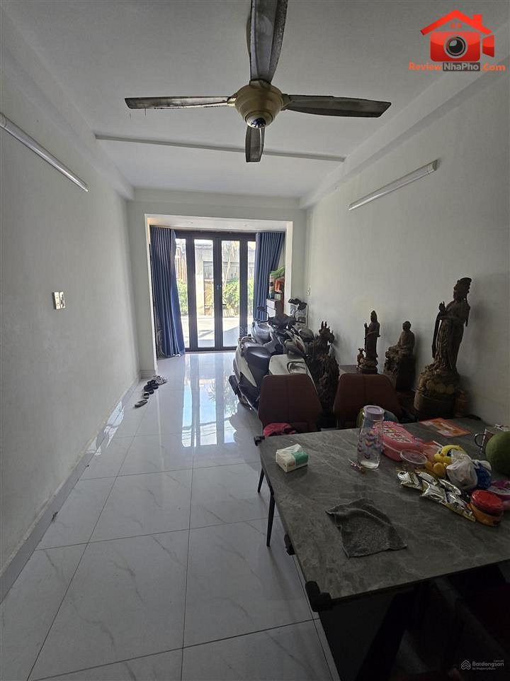 Review nhà phố Quận Tân Bình TP.HCM 3 phòng ngủ sổ hồng giá 5.79 tỷ