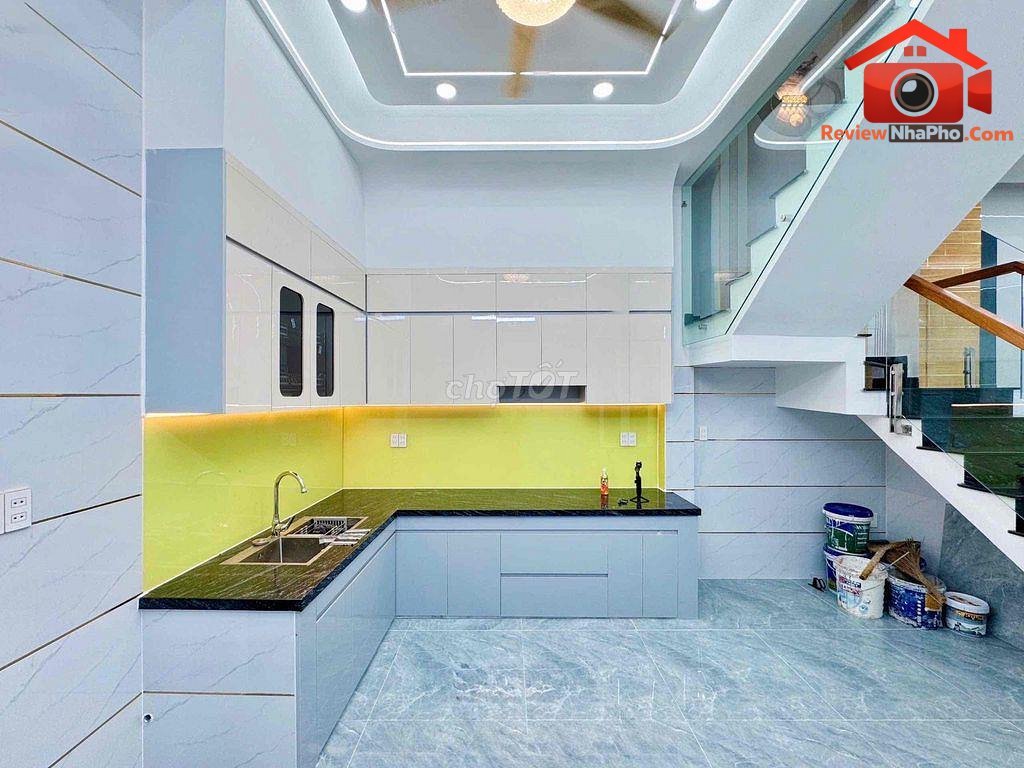 Review nhà phố 4 phòng ngủ hẻm xe hơi Quận Bình Tân TP.HCM giá 5.1 tỷ