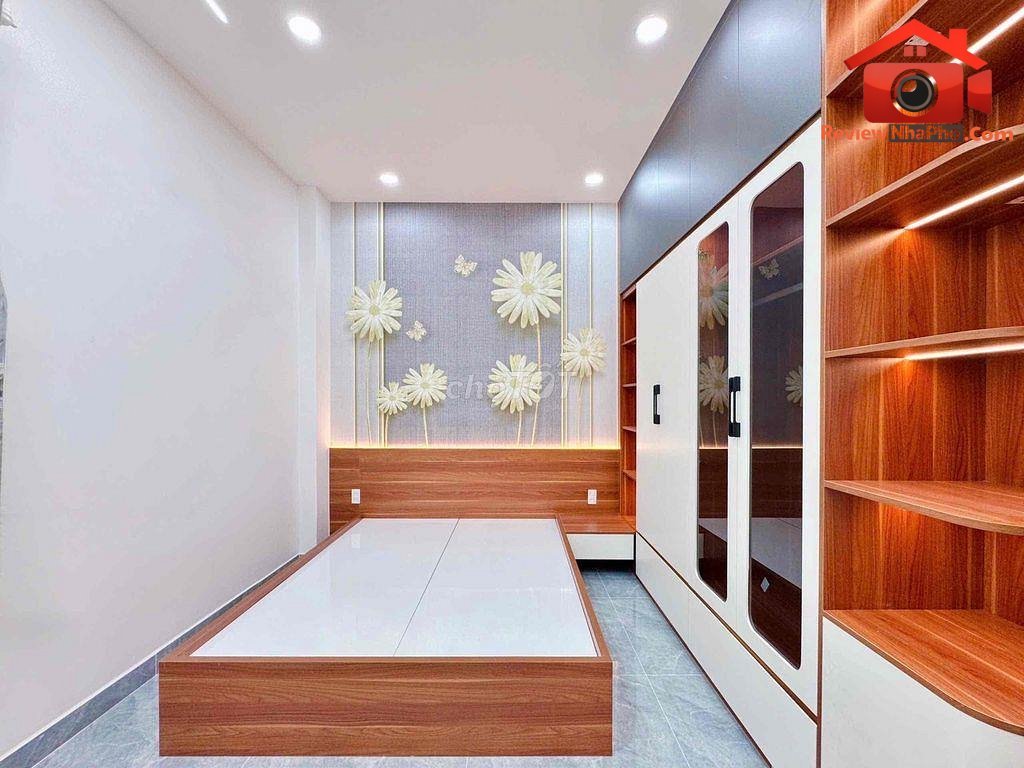 Review nhà phố 4 phòng ngủ hẻm xe hơi Quận Bình Tân TP.HCM giá 5.1 tỷ