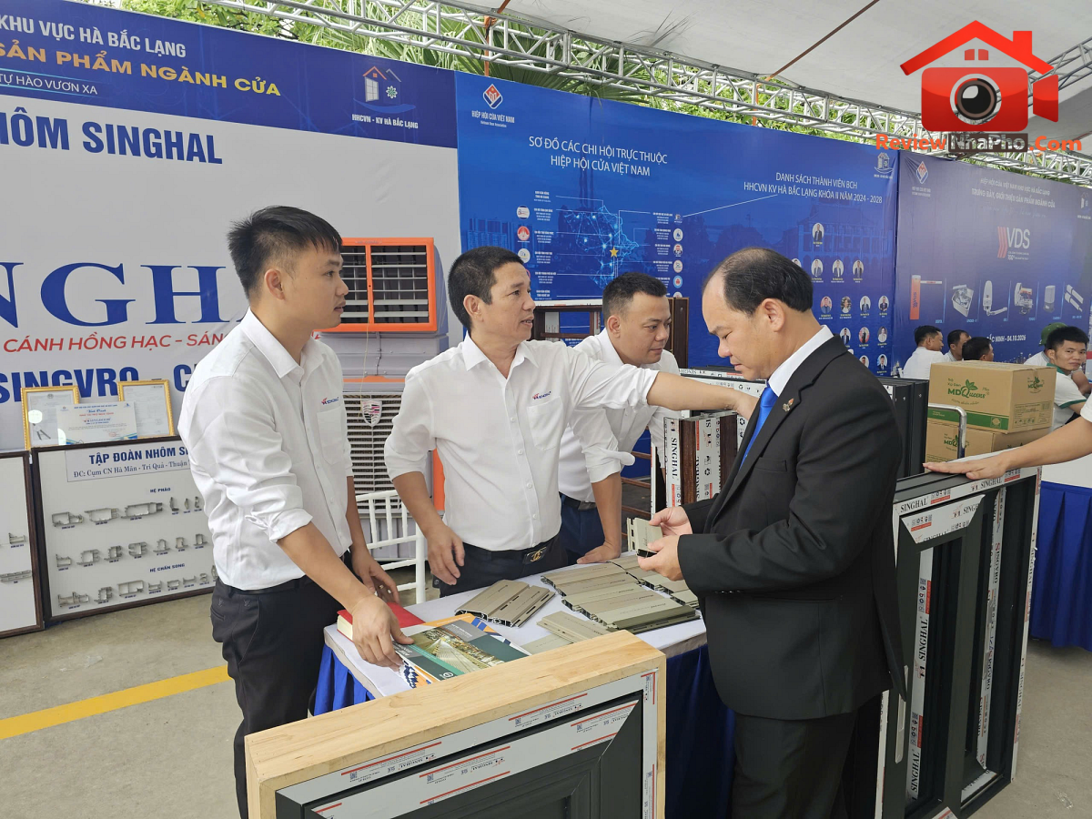 Đa dạng sản phẩm tại hội thi tay nghề ngành cửa- Ảnh 2.