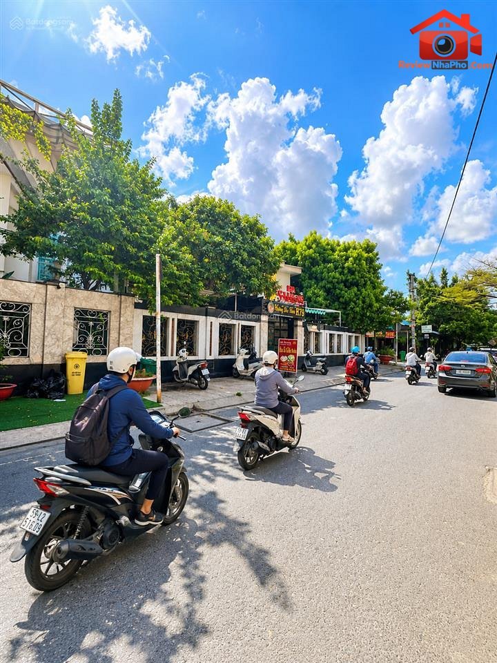 Review nhà phố Quận Tân Phú, TP.HCM – Diện tích 211m2, giá 29 tỷ