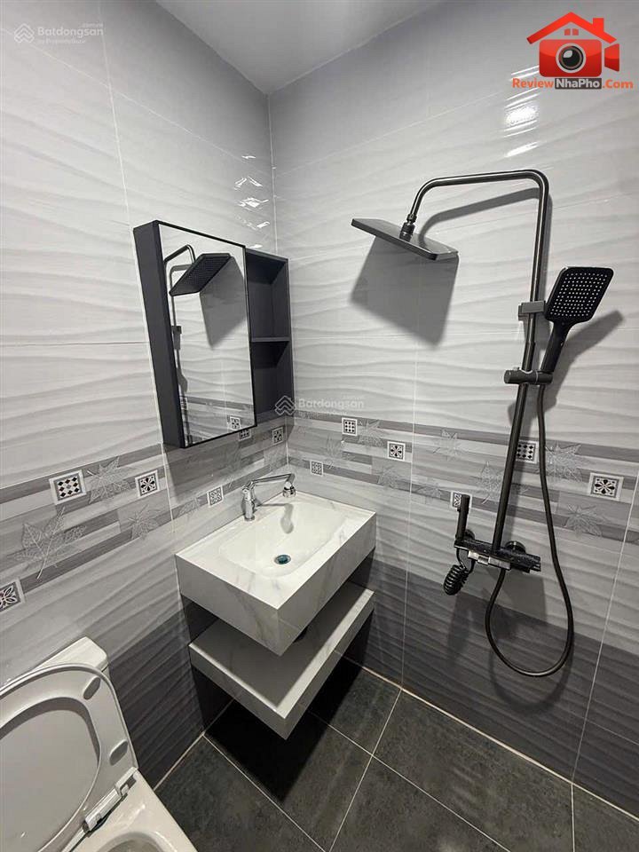Review nhà phố đường Trần Văn Cẩn Quận Tân Phú Hồ Chí Minh giá 8.8 tỷ