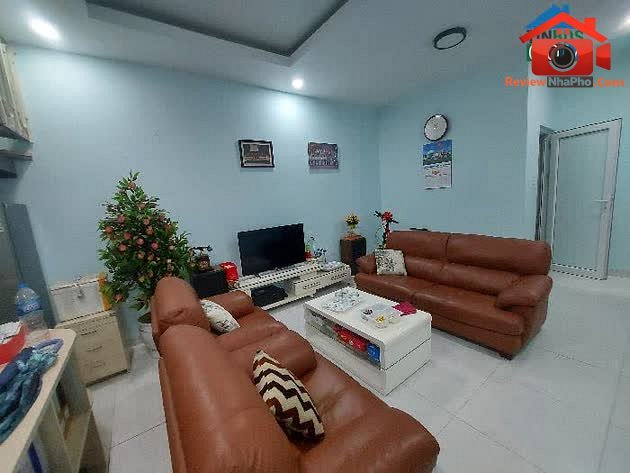 Review nhà phố mặt tiền Nguyễn Trọng Tuyển Quận Tân Bình TP.HCM giá 16 tỷ