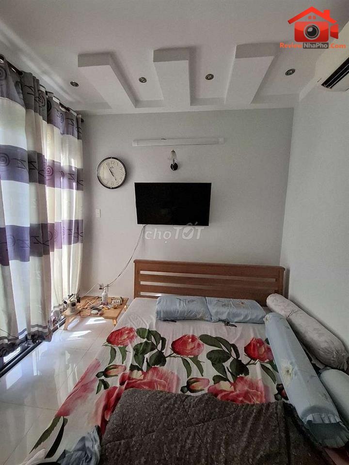 Review nhà phố Quận Tân Phú TP.HCM – Nhà 4 tầng mặt tiền đường nhựa 8m