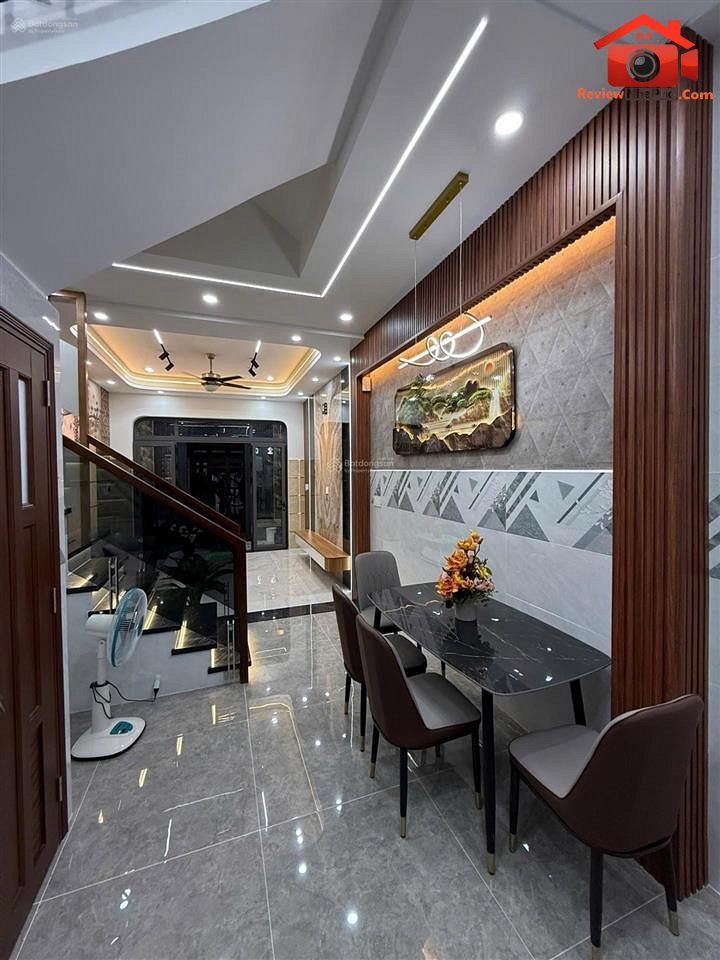Review nhà phố Đô Đốc Long Tân Quý Quận Tân Phú TP.HCM giá 7.98 tỷ